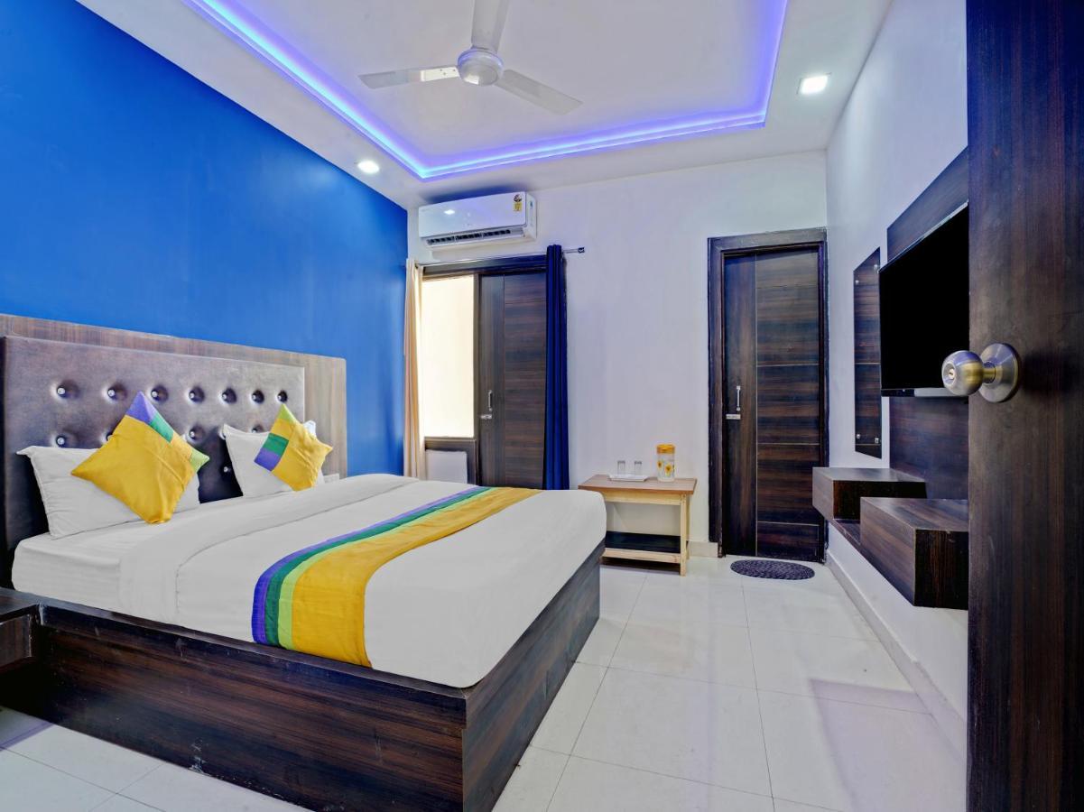 Hotel The Orient Tree, Agra ภายนอก รูปภาพ