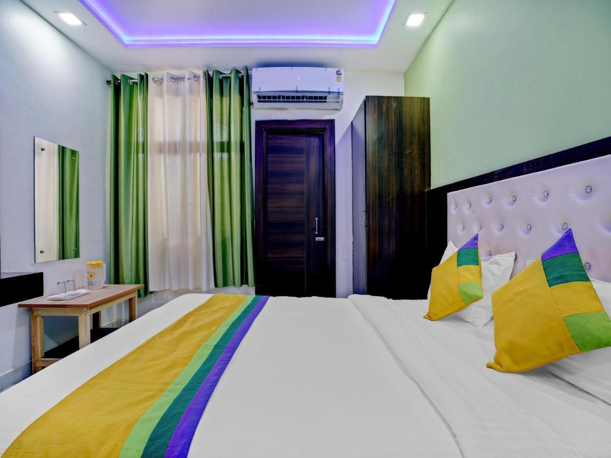 Hotel The Orient Tree, Agra ภายนอก รูปภาพ